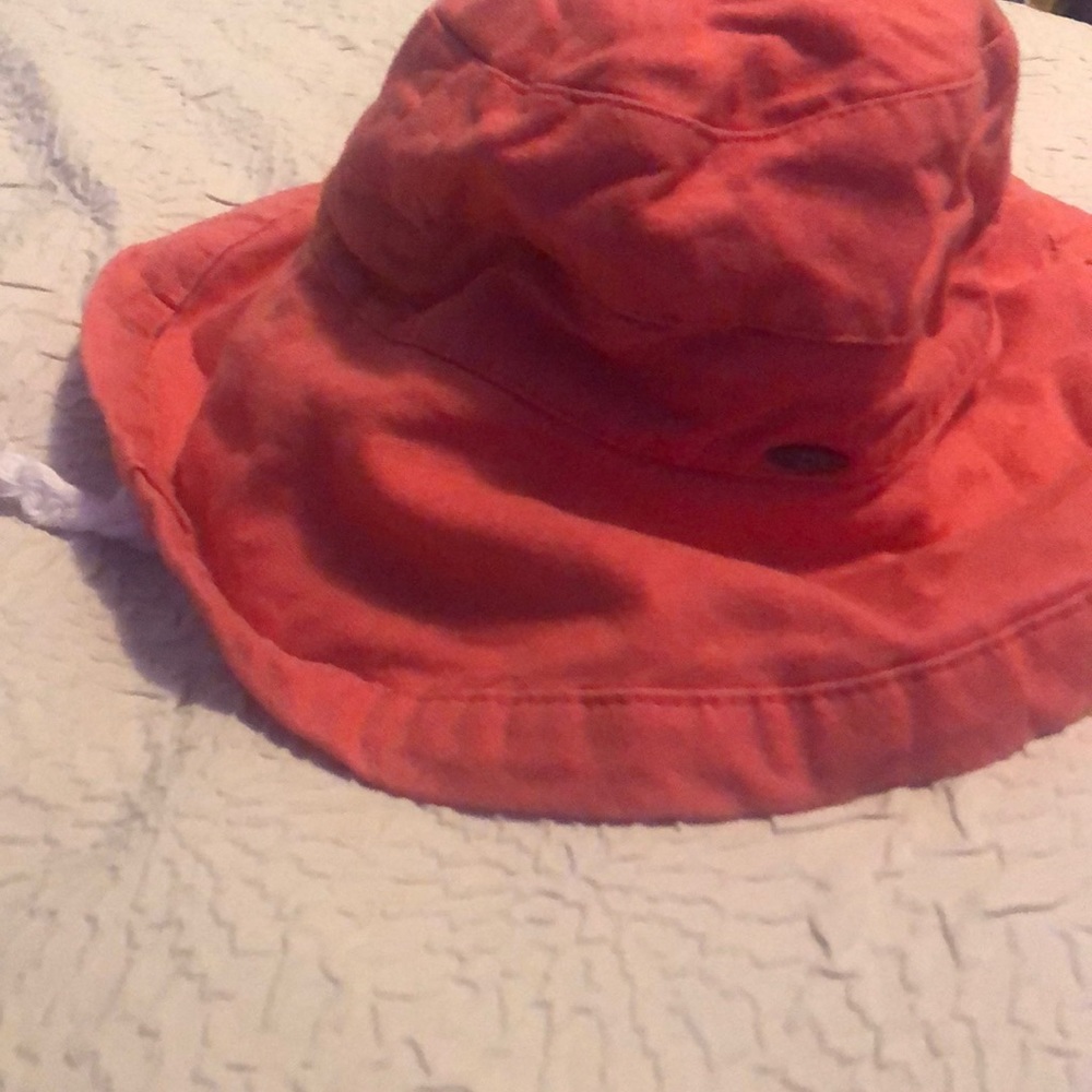 Bucket hat - Picture 2 of 3